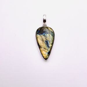 Beijing Lilu Labradorite Pendant